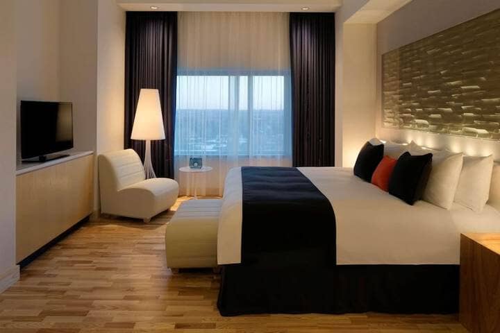 Room 43 of 120