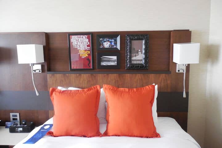 Room 17 of 120