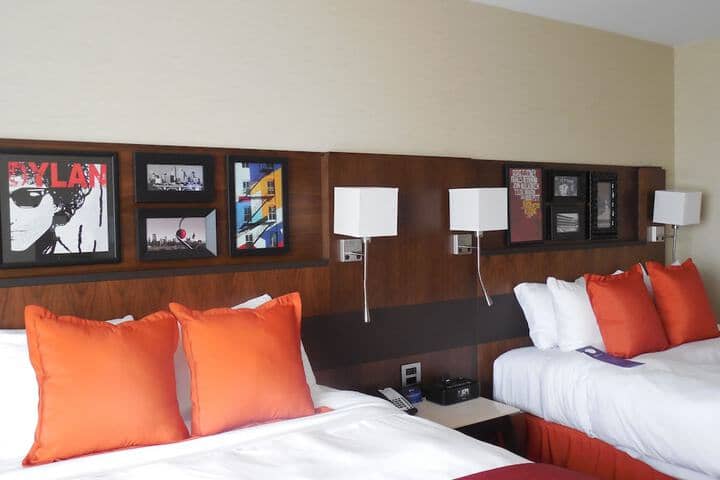 Room 12 of 120