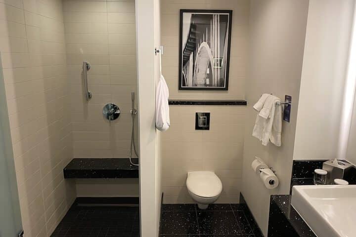 Room 71 of 120