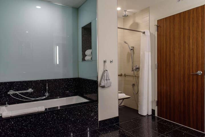 Room 35 of 120